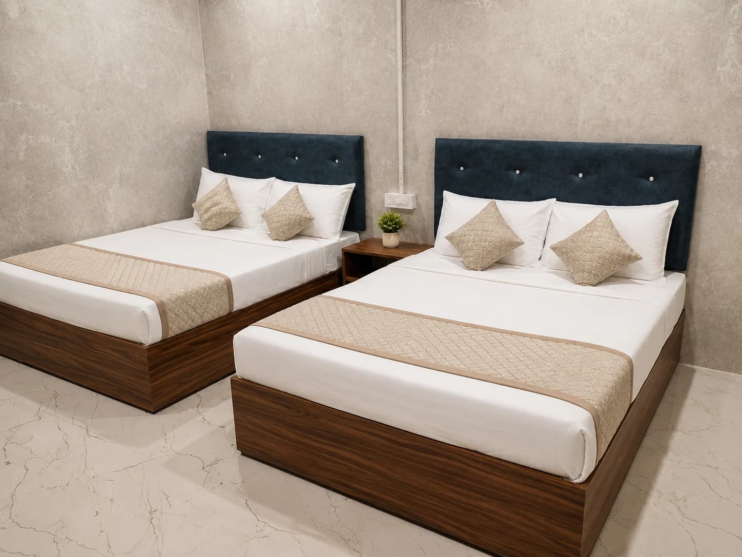 Bedroom with twin beds